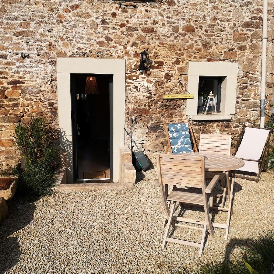 Bed and Breakfast Au Gray Du Temps Suspendu Pleslin-Trigavou Exterior foto