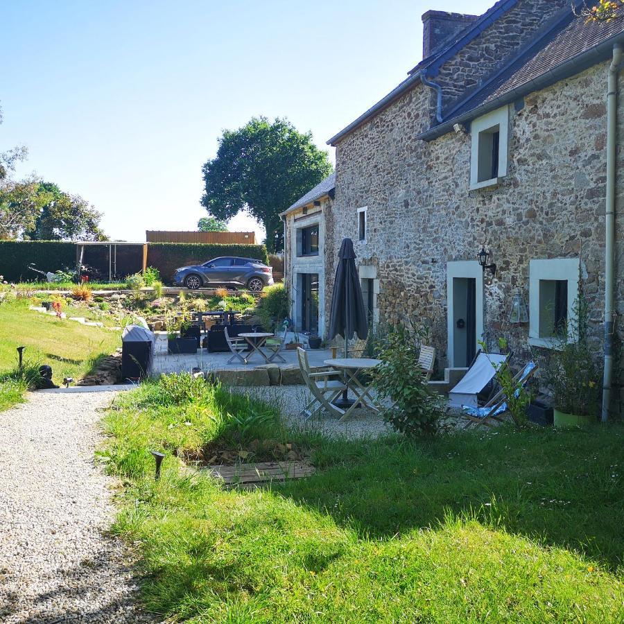 Bed and Breakfast Au Gray Du Temps Suspendu Pleslin-Trigavou Exterior foto
