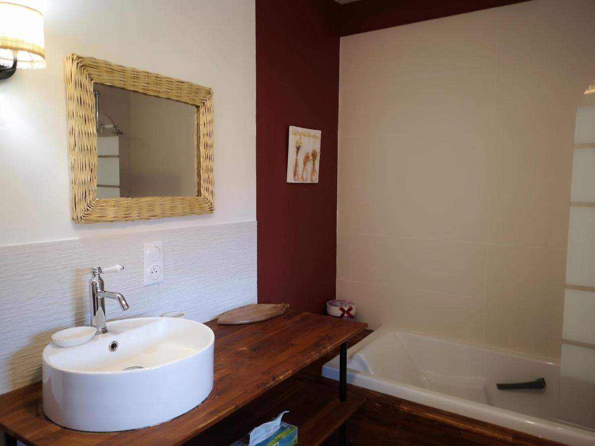 Bed and Breakfast Au Gray Du Temps Suspendu Pleslin-Trigavou Exterior foto