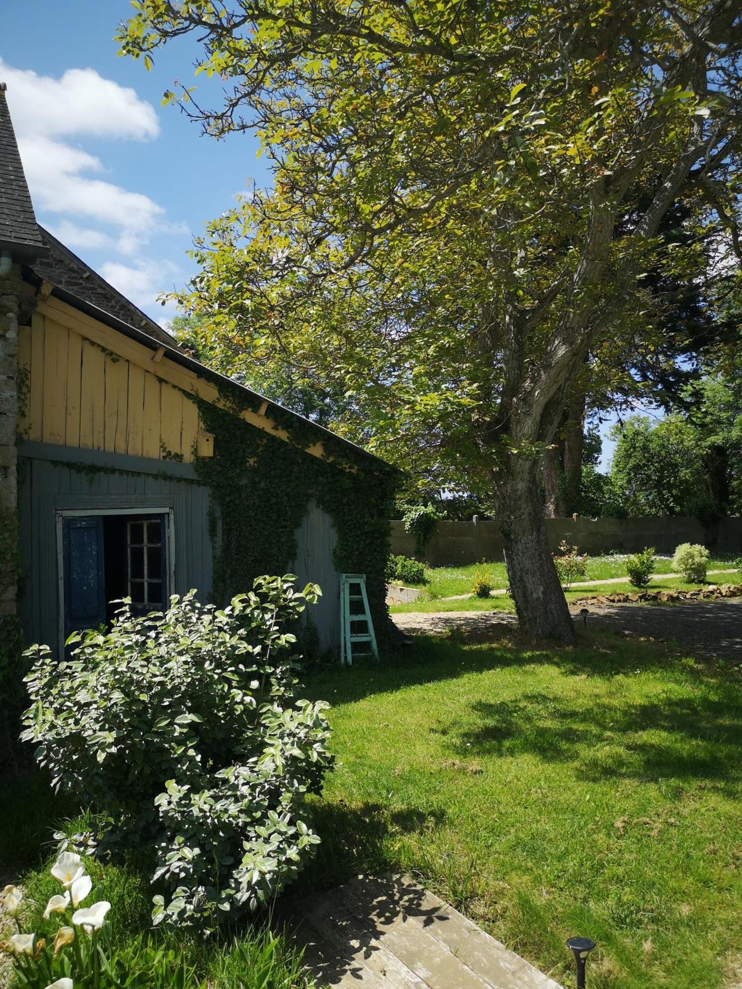 Bed and Breakfast Au Gray Du Temps Suspendu Pleslin-Trigavou Exterior foto